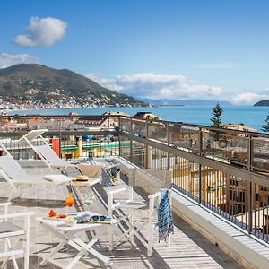 Hotel Tritone